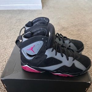 Retro 7 youth size 6